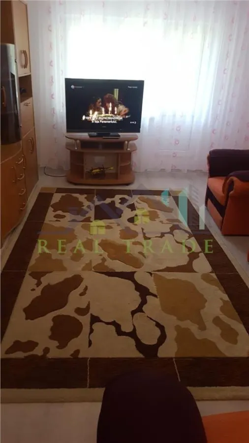 Apartament 3 camere decomandat intrare Racadau - foto 3