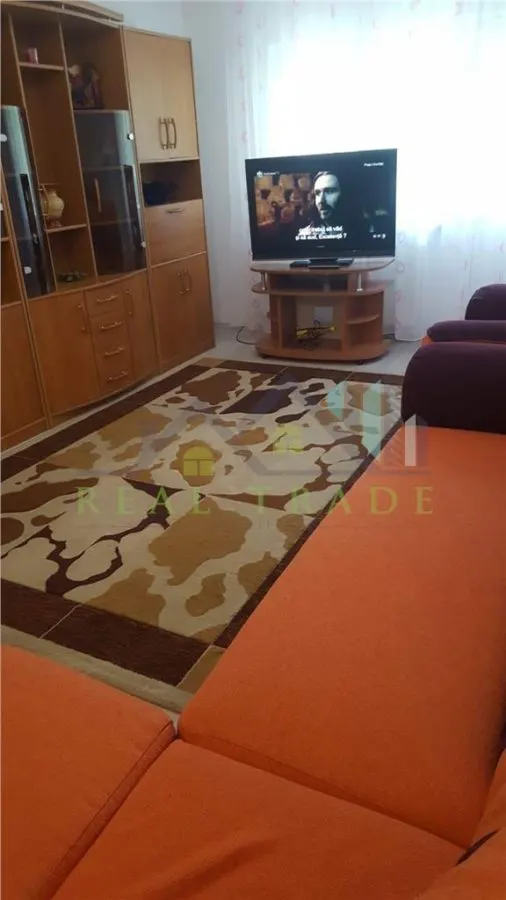 Apartament 3 camere decomandat intrare Racadau - foto 4
