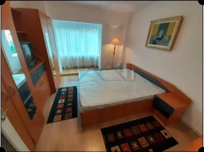 Apartament 2 camere decomandat etajul 1 Centrul Civic- Toamnei - foto 3