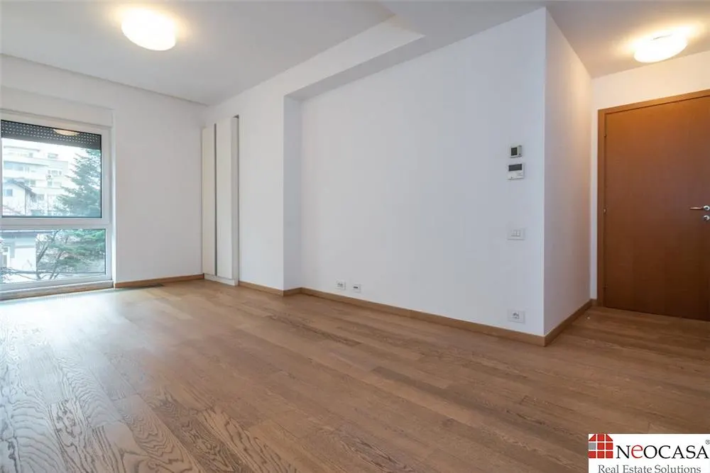 APARTAMENT SITUAT IN IMOBIL NOU, MODERN, IN APROPIEREA PIETEI CHARLES DE GAULLE - foto 1