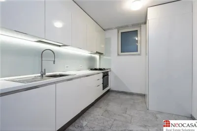 APARTAMENT SITUAT IN IMOBIL NOU, MODERN, IN APROPIEREA PIETEI CHARLES DE GAULLE - foto 2