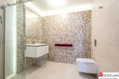 APARTAMENT SITUAT IN IMOBIL NOU, MODERN, IN APROPIEREA PIETEI CHARLES DE GAULLE - foto 8