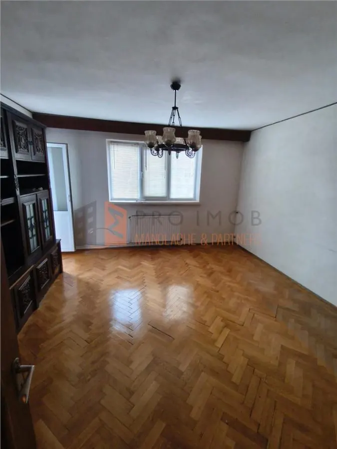 Apartament 3 camere cf 1 decomandat zona 23 August - foto 2