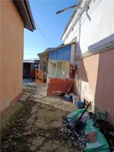 Casa tip parter zona Brosteni - foto 5