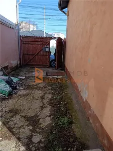 Casa tip parter zona Brosteni - foto 6