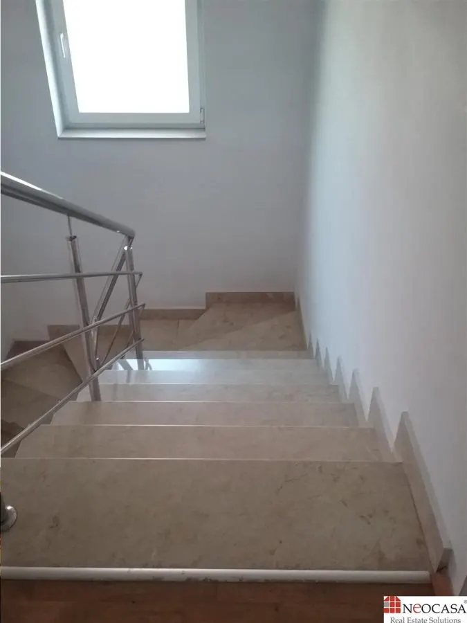 VILA EXTRAORDINARA, 6 CAMERE LUMINOASE, PISCINA, CURTE FOARTE FRUMOASA! - foto 10