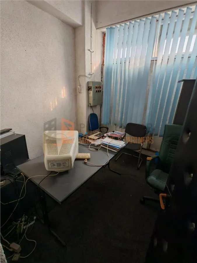 Spatii de birouri zona Brosteni - foto 1