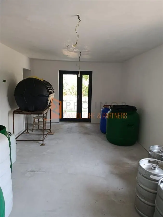 Casa tip parter zona Capatanesti - foto 6