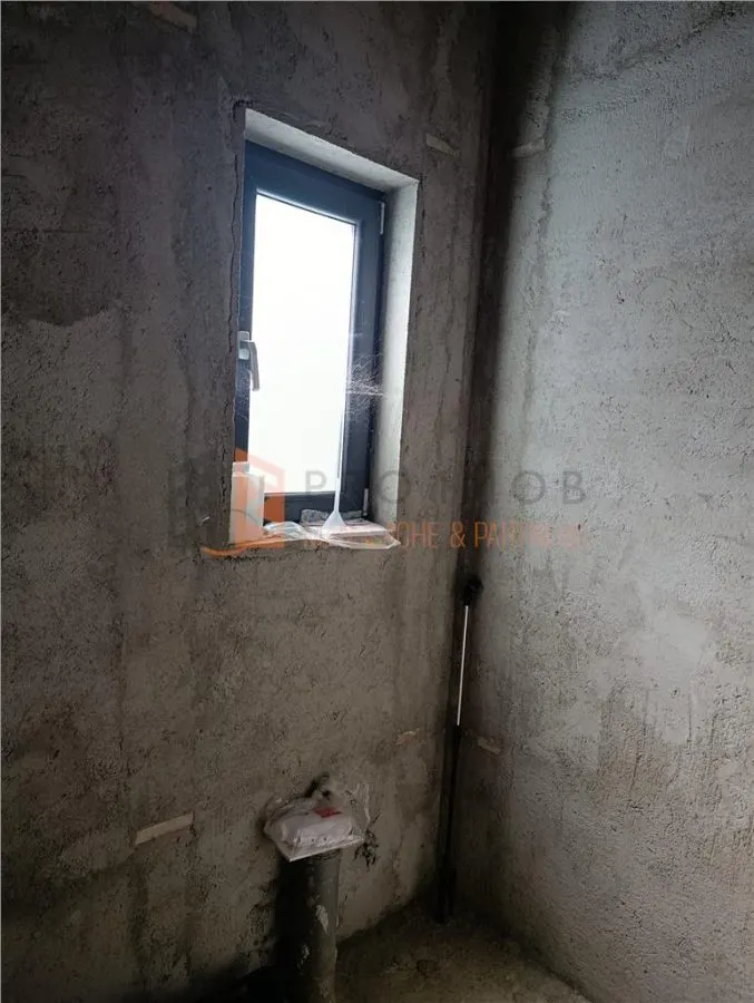 Casa tip parter zona Capatanesti - foto 8