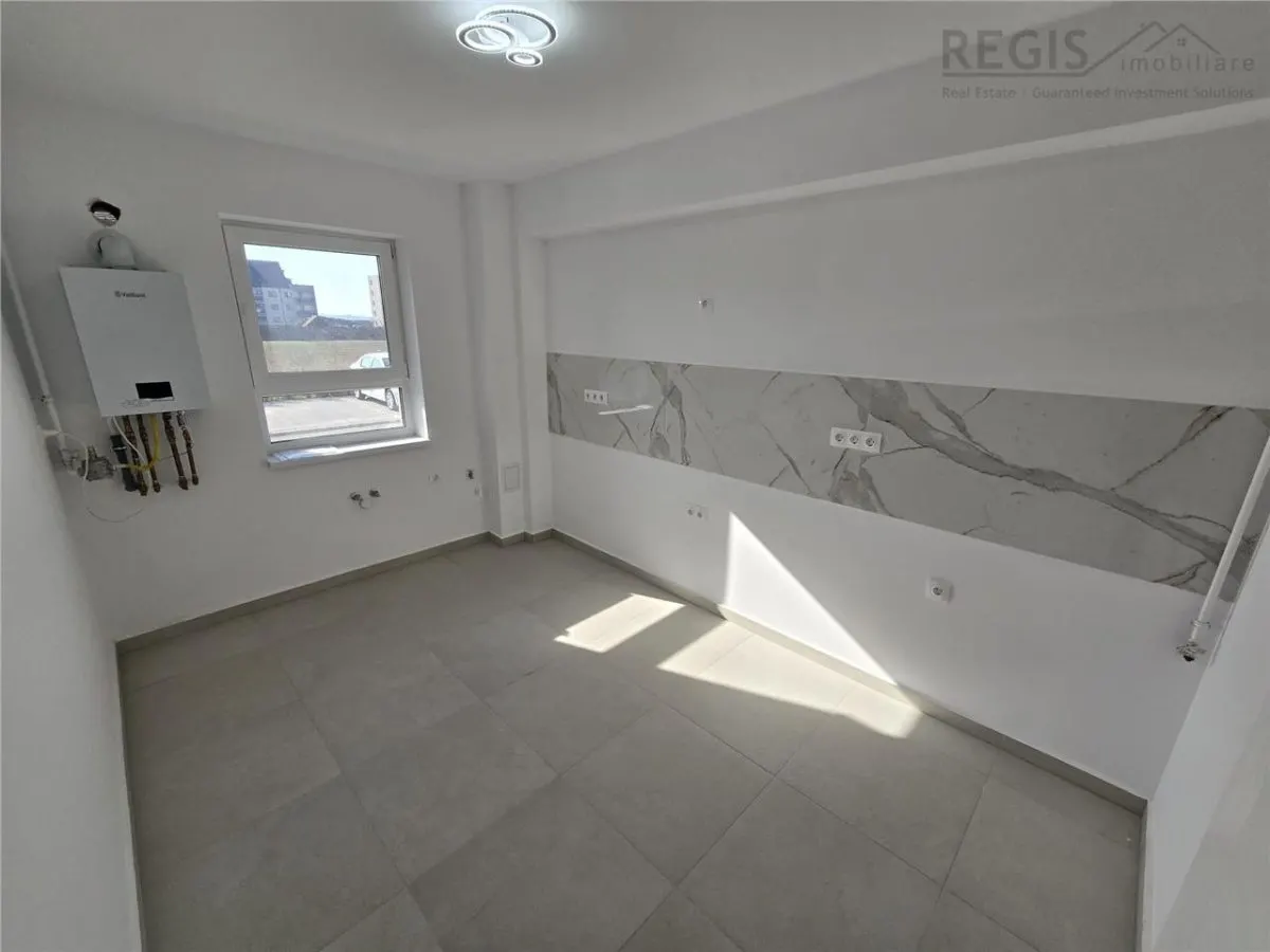 Apartament 3 Camere | Zona Tractorul | 2 Balcoane | NOU - foto 2