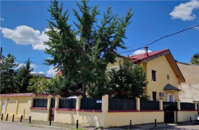 Vanzare vila Gara de Nord - Calea Plevnei | teren 212 mp | renovata 2020 | - foto 1