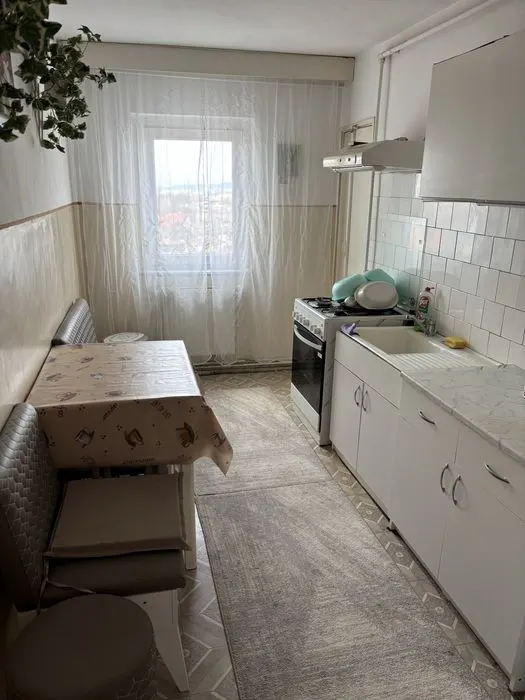 Apartament 3 camere decomandat, 2 bai, zona Gemenii - foto 2