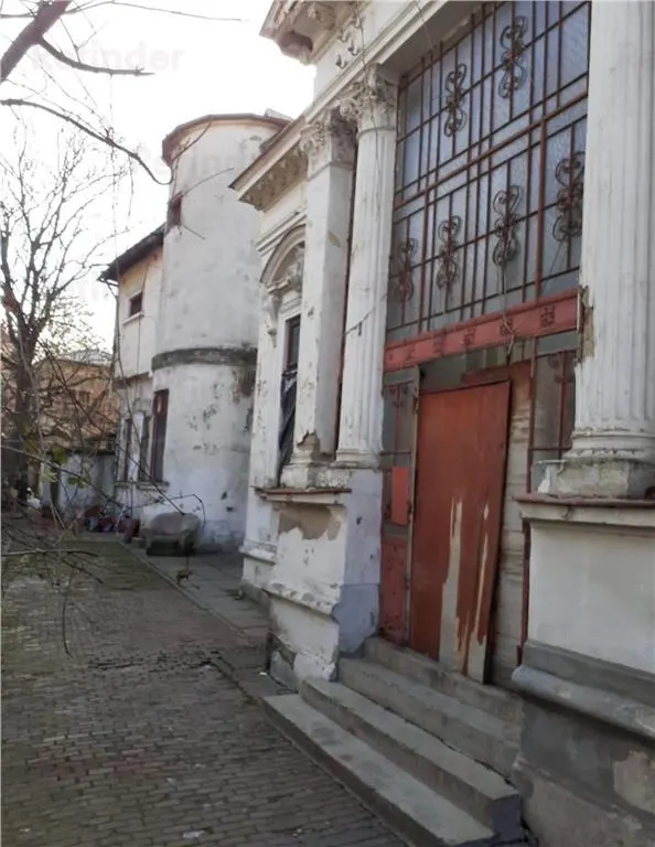 Vanzare casa + teren | Unirii - Cartier Evreiesc | teren 566 mp | necesita renovare | - foto 2