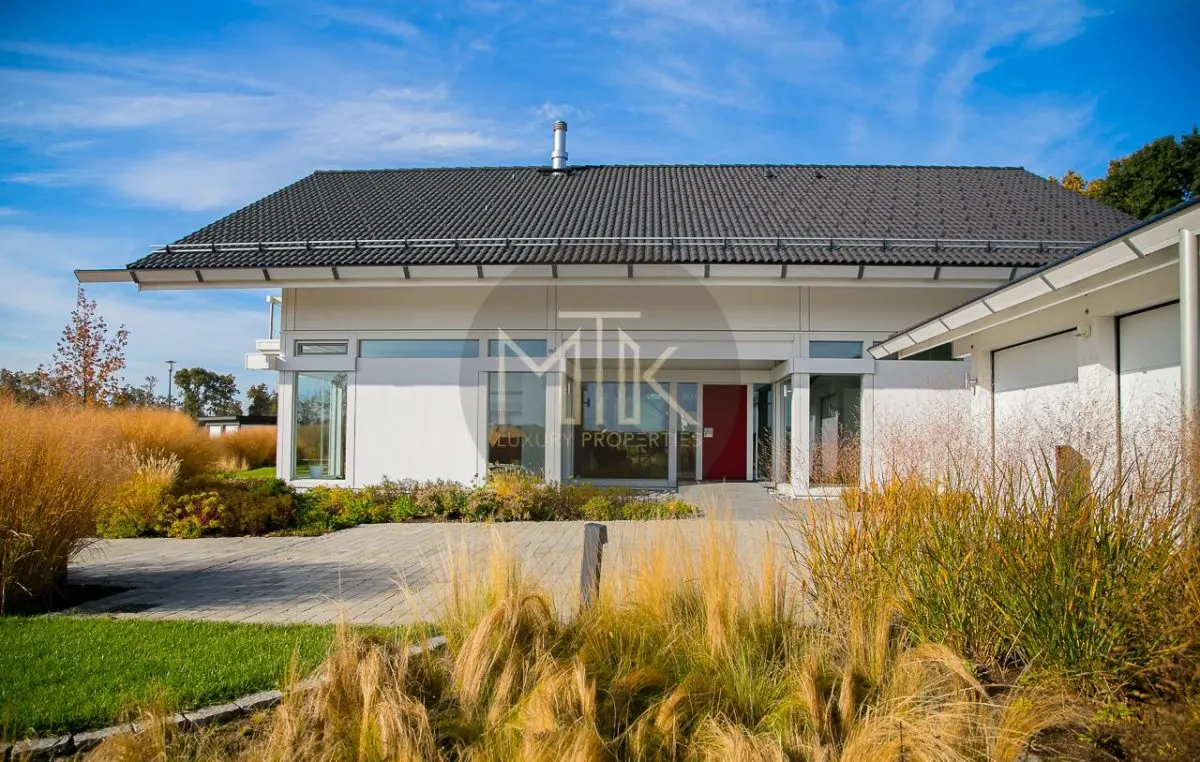 UNIQUE Villa in Romania | AMAZING Architecture | Huf Haus Design | COMISION 0% - foto 2