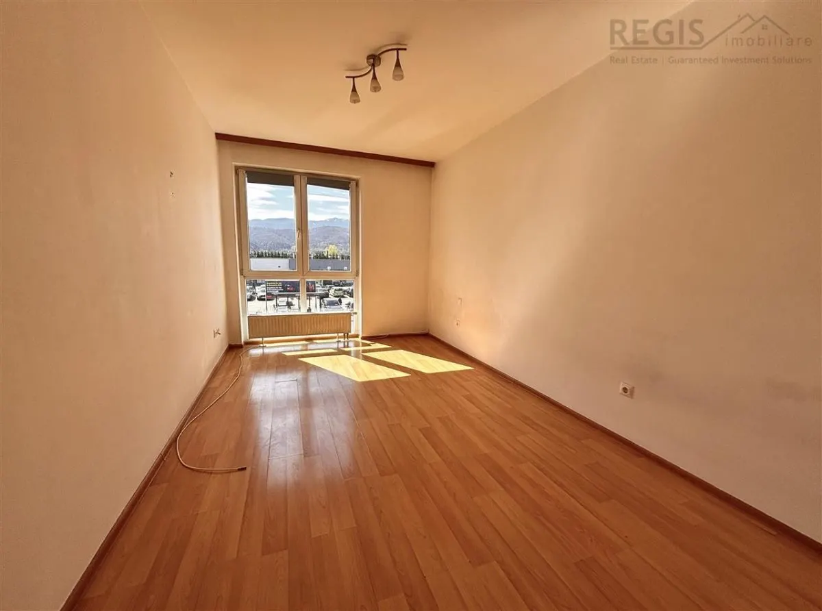De vanzare | 3 camere decomandat, parcare si boxa - foto 11