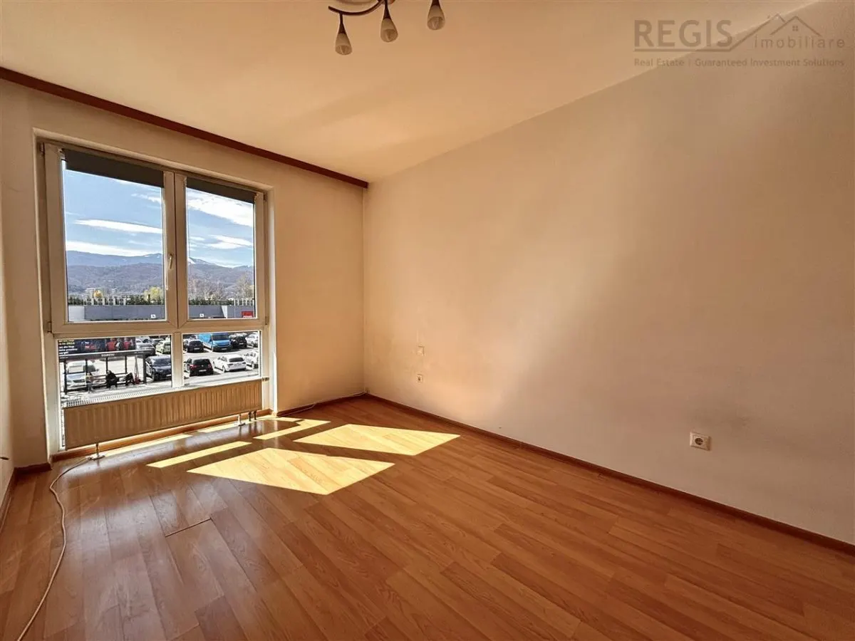 De vanzare | 3 camere decomandat, parcare si boxa - foto 8