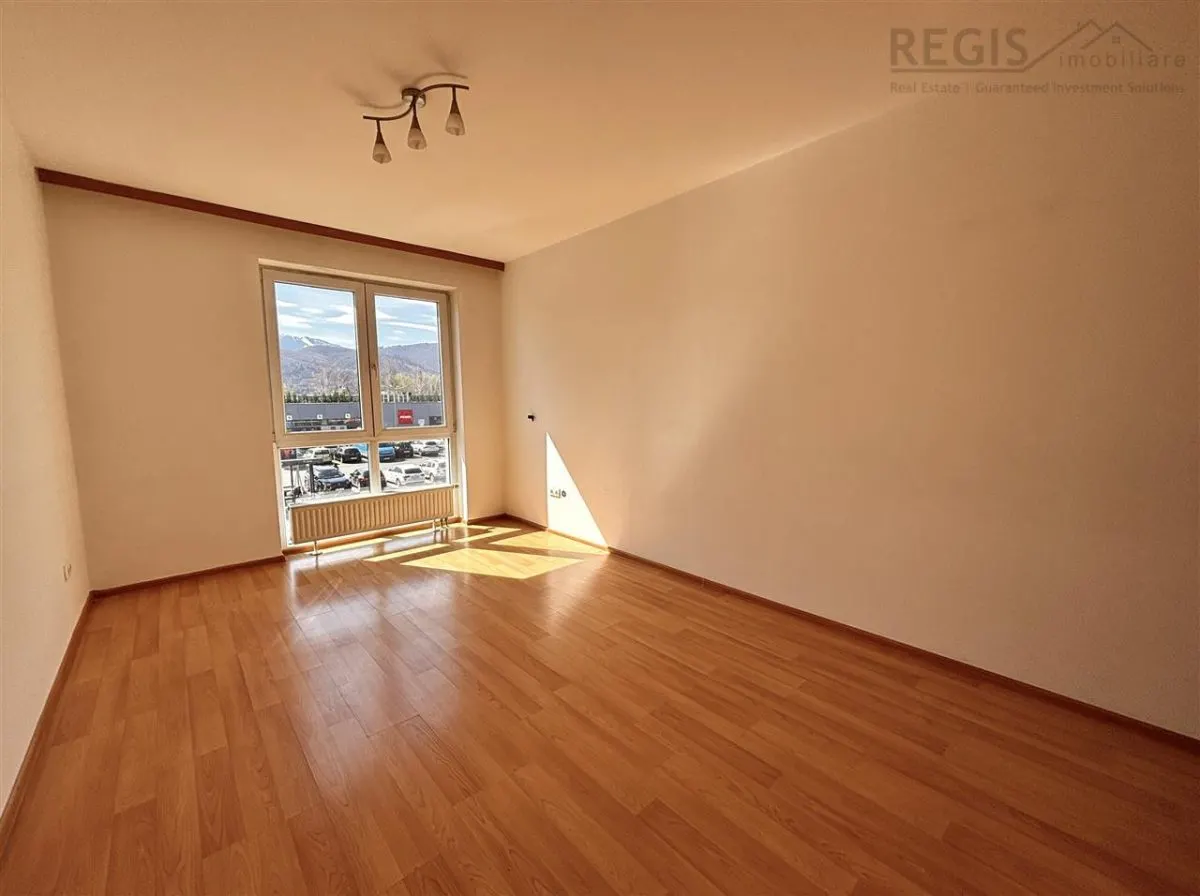 De vanzare | 3 camere decomandat, parcare si boxa - foto 9
