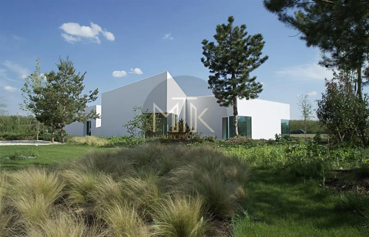 Vila cu design MINIMALIST | Premiata 2020 | Gated Community | COMISION 0% - foto 1
