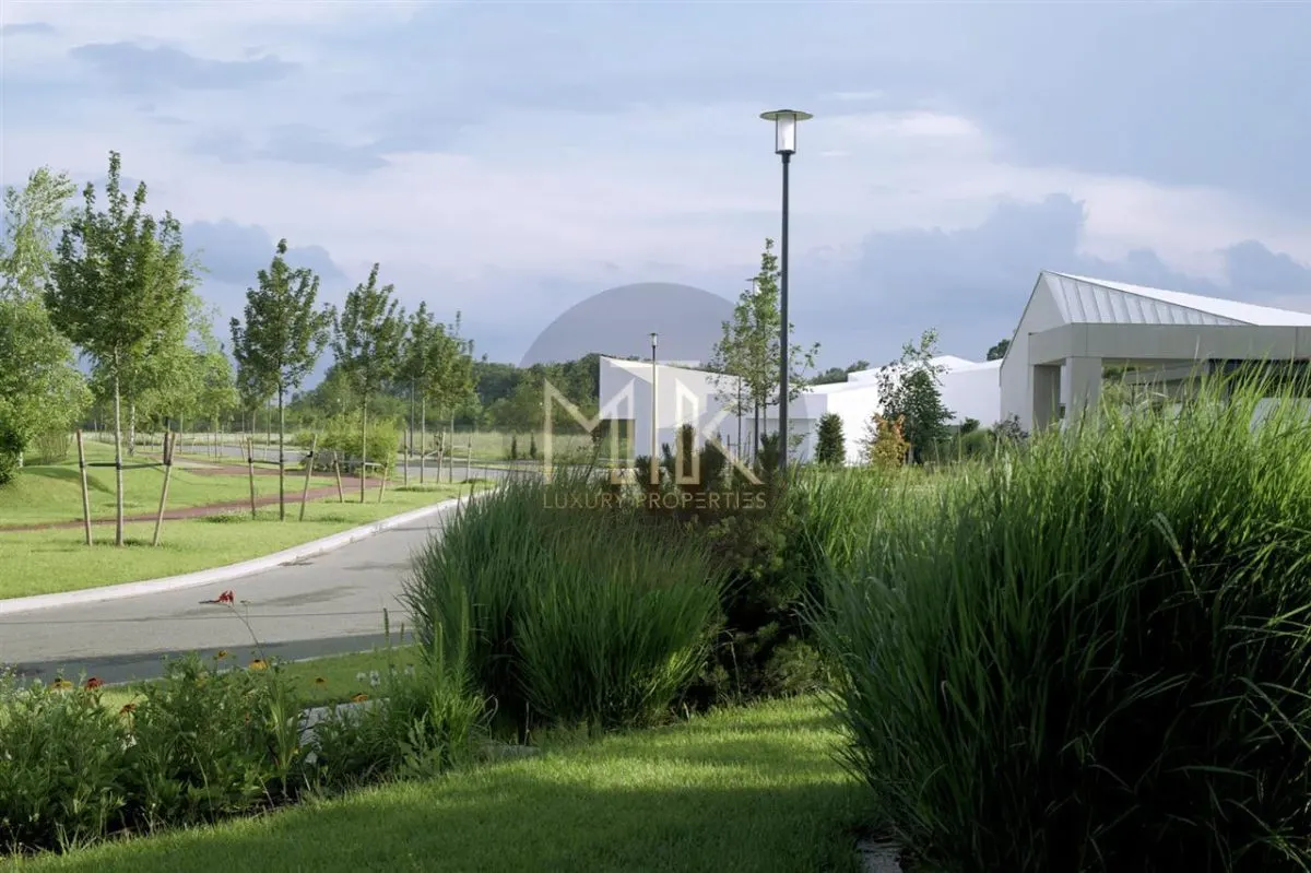 Vila cu design MINIMALIST | Premiata 2020 | Gated Community | COMISION 0% - foto 2