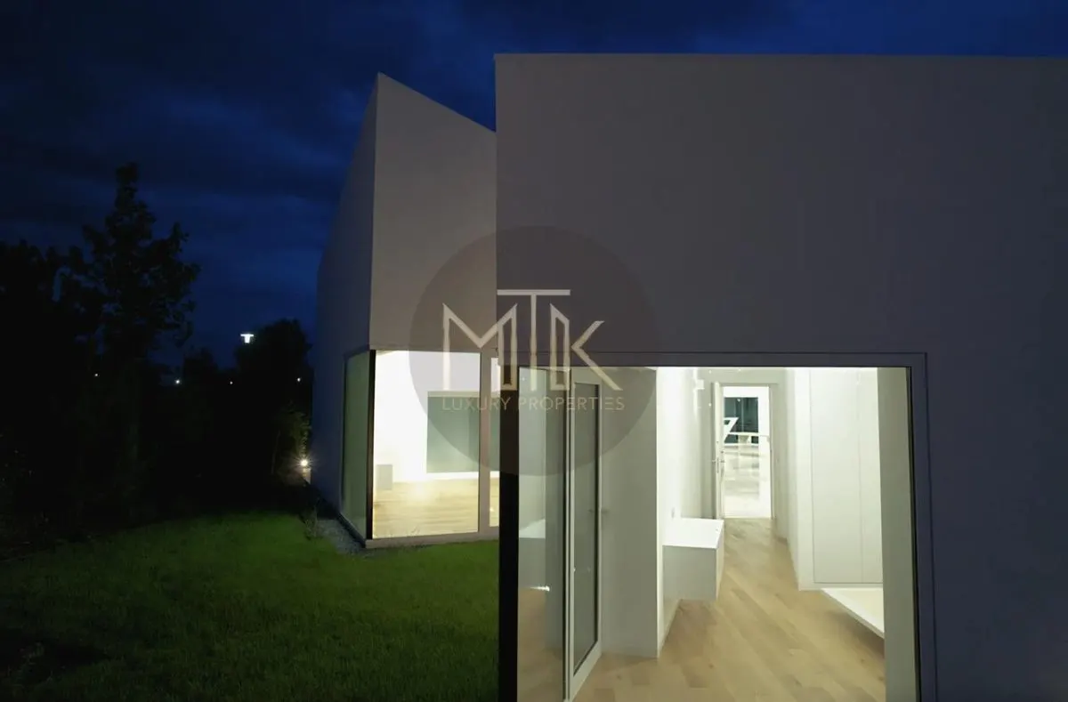 Vila cu design MINIMALIST | Premiata 2020 | Gated Community | COMISION 0% - foto 13