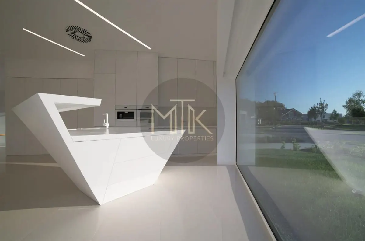 Vila cu design MINIMALIST | Premiata 2020 | Gated Community | COMISION 0% - foto 5
