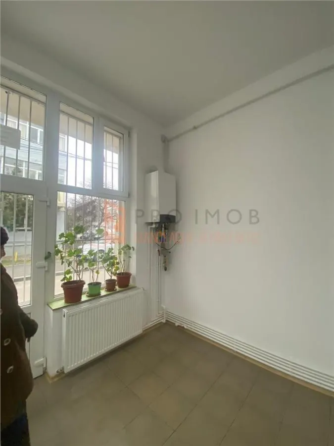 Spatiu comercial zona Brosteni - foto 4