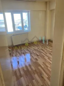 Apartament 2 camere decomandat etajul 2 zona Noua - Brasov