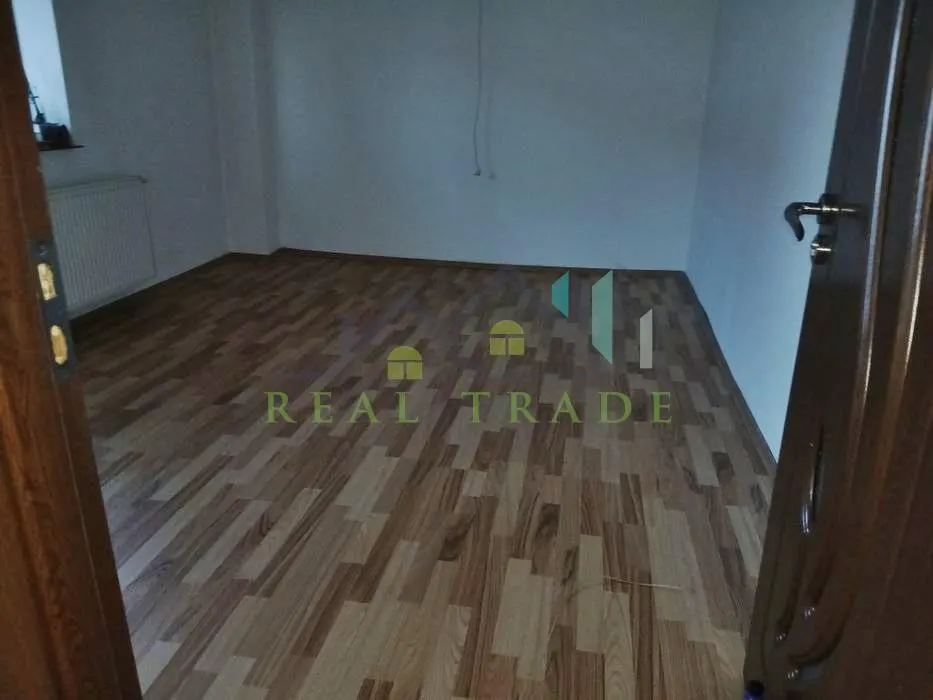 Apartament 2 camere decomandat etajul 2 zona Noua - foto 3