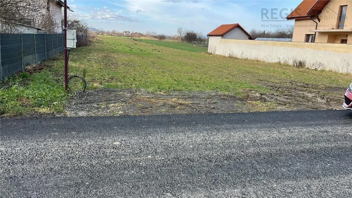 Stupini: Teren 3600mp, Front 16.5m la Asfalt, Utilitati - foto 1