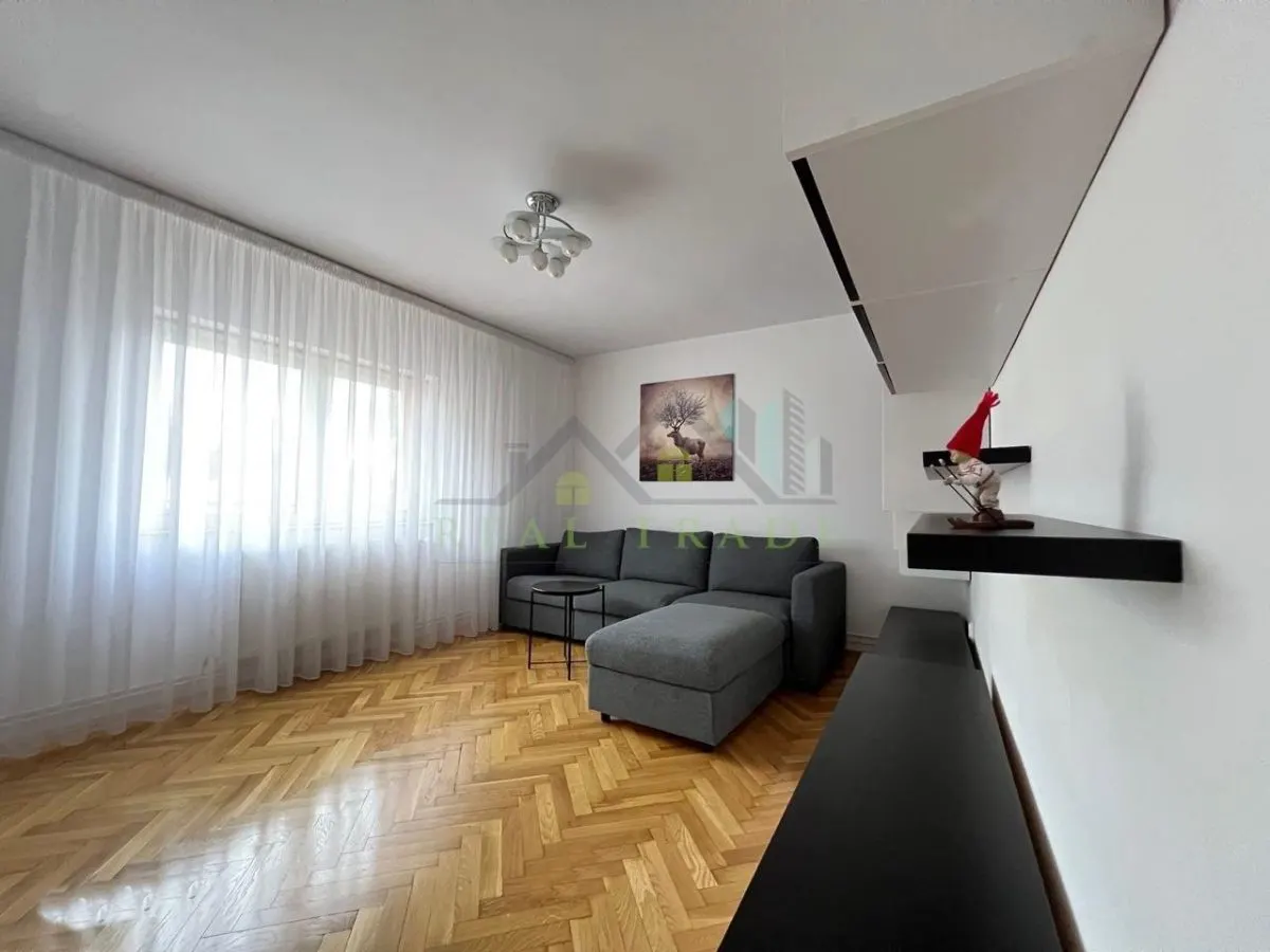 Apartament 3 camere zona Centrul Civic - foto 1
