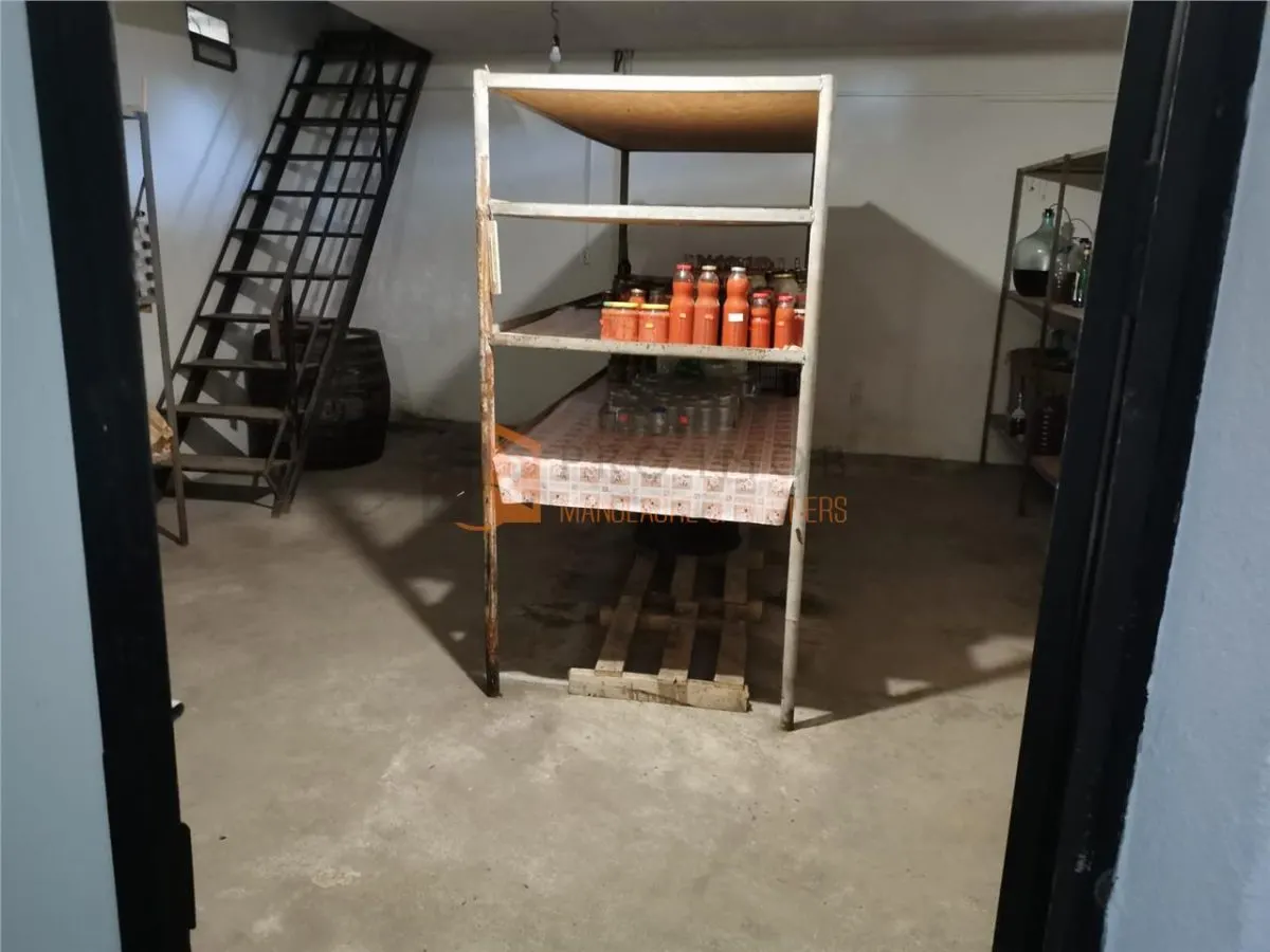 Casa tip parter + beci si teren in Candesti, Vernesti - foto 20
