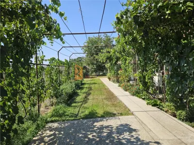 Casa tip parter + beci si teren in Candesti, Vernesti - foto 23