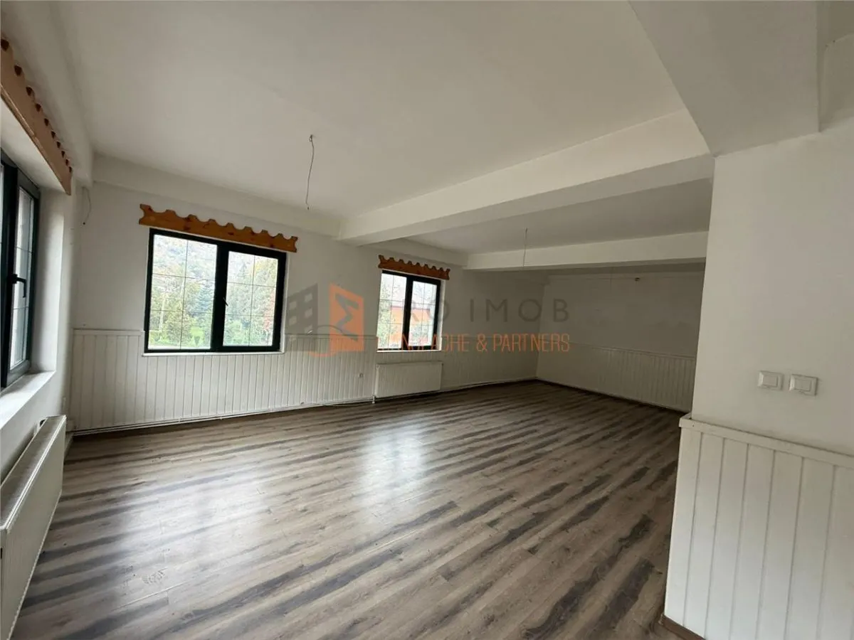 EXCLUSIVITATE! Pensiune  pretabil Spatiu comercial P+1+M  zona Siriu - foto 8