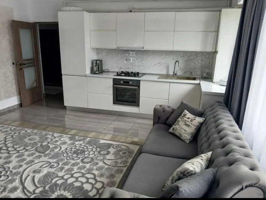 Apartament cu 3 camere Tractorul - foto 3