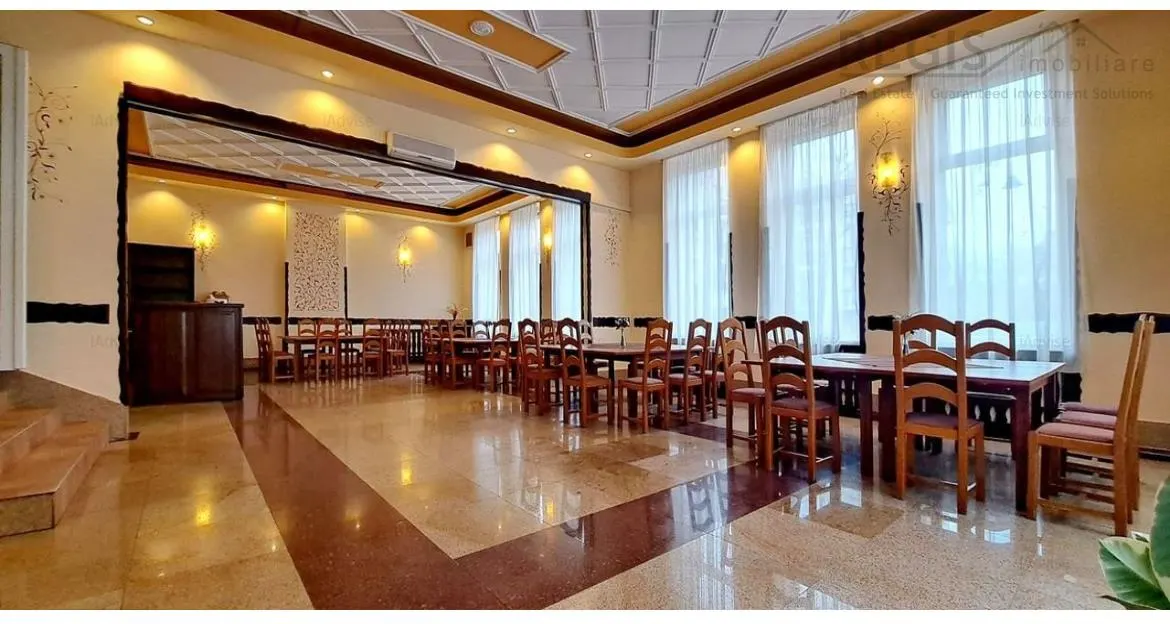 Super Vila ,  perfecta  pentru o Pensiune/ Hotel cu Restaurant - foto 12