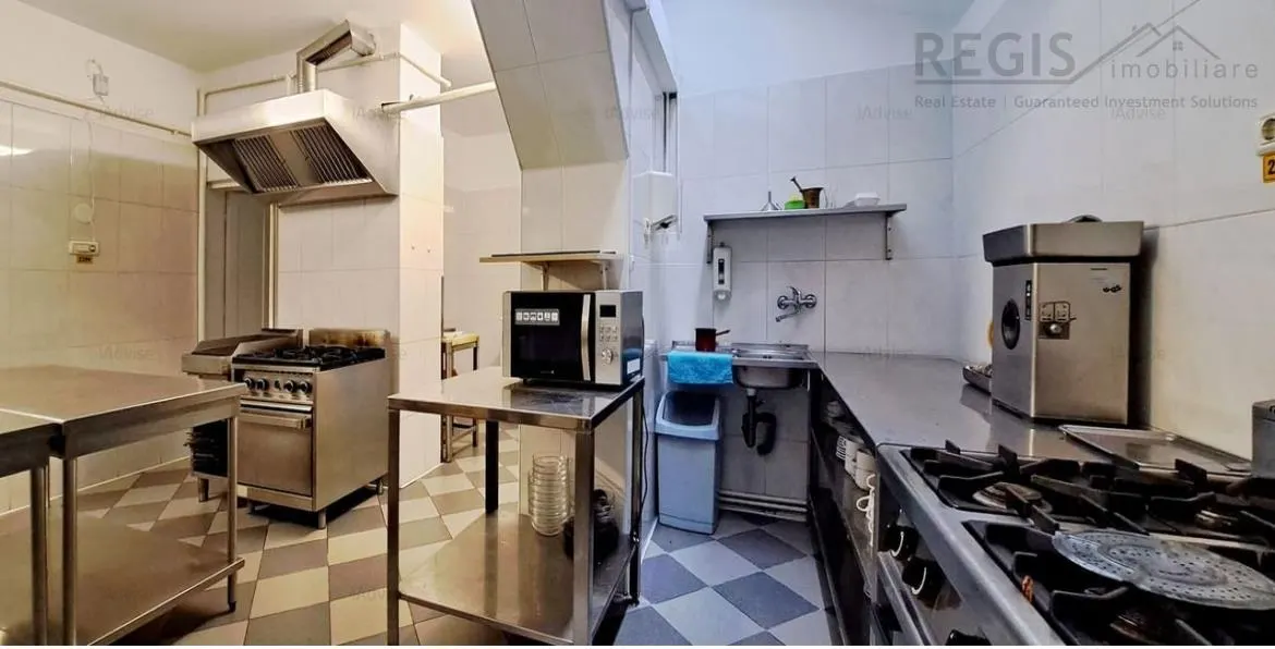 Super Vila ,  perfecta  pentru o Pensiune/ Hotel cu Restaurant - foto 22