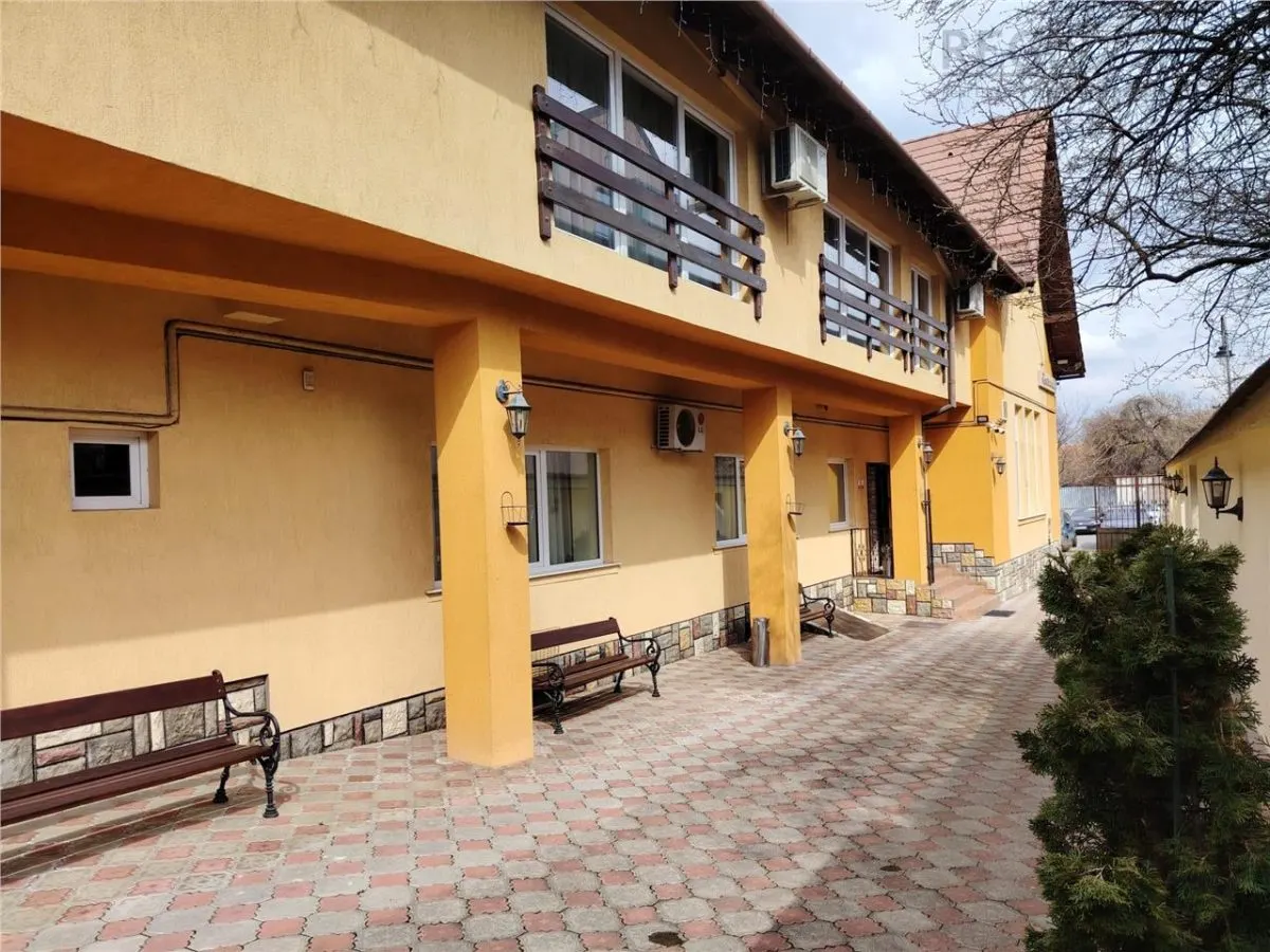 Super Vila ,  perfecta  pentru o Pensiune/ Hotel cu Restaurant - foto 7