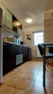 Apartament 3 camere, etajul 1, zona Astra- Ciucas - foto 1