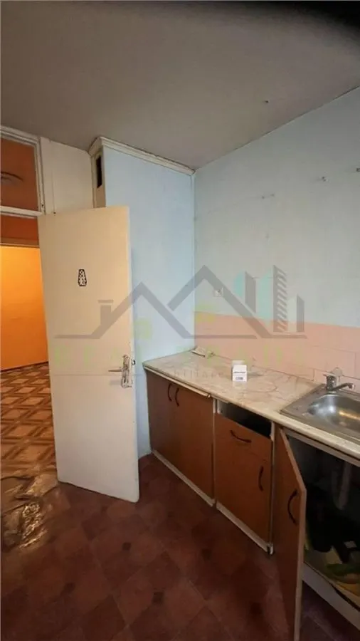 Apartament 4 camere decomandat etajul 1 zona Astra - foto 2