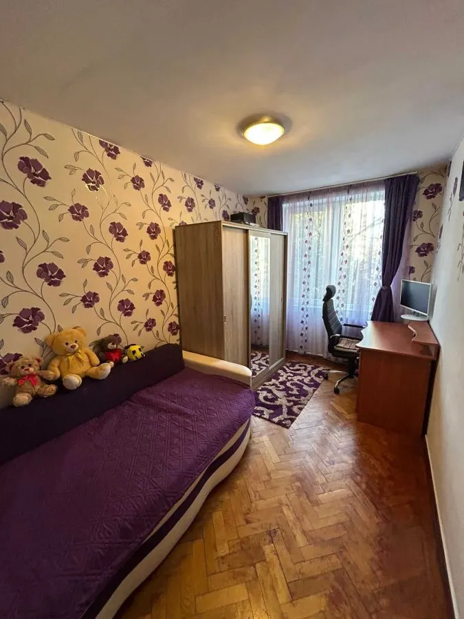 Apartament 3 camere decomandat etaj intermediar Tractorul - foto 4