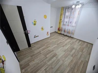 Apartament 3 Camere Zona Coresi - foto 8