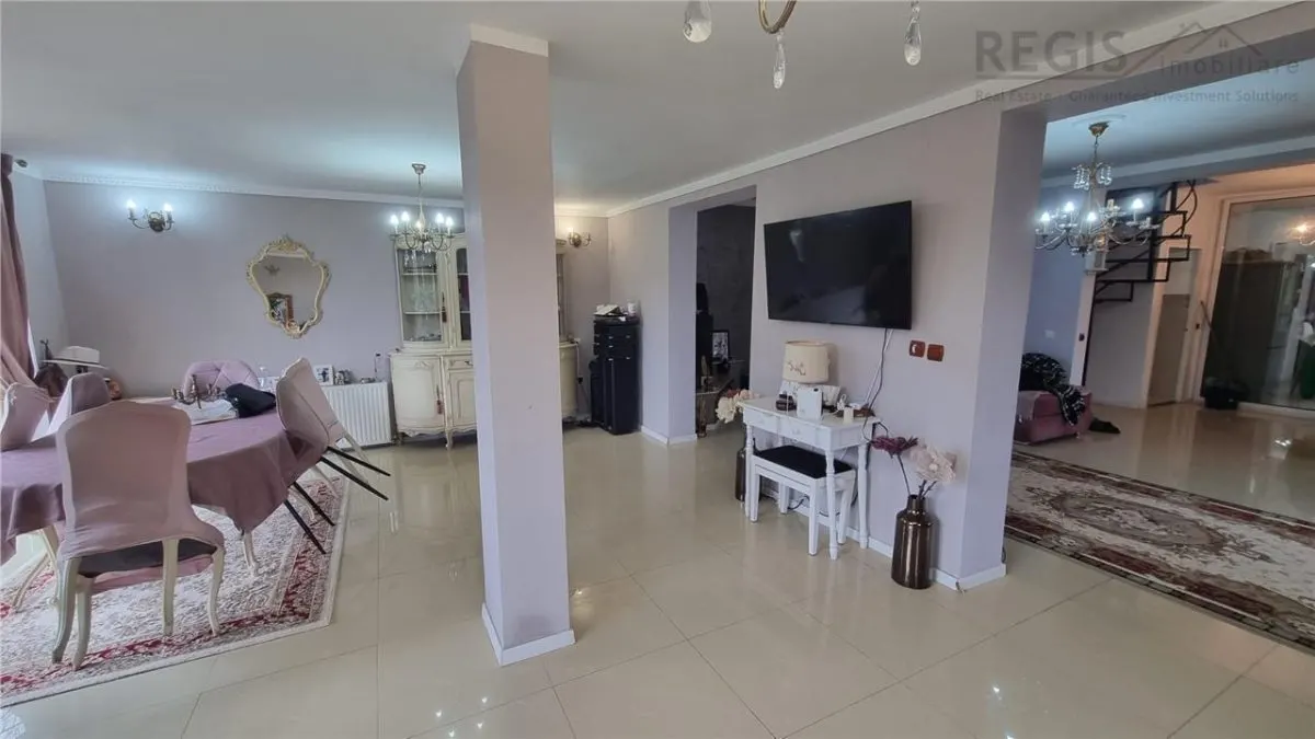 Casa de vanzare moderna cu costuri reduse, panouri solare si spatiu comercial inclus - foto 2