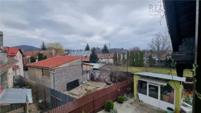 Casa de vanzare moderna cu costuri reduse, panouri solare si spatiu comercial inclus - foto 14