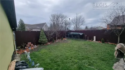 Casa de vanzare moderna cu costuri reduse, panouri solare si spatiu comercial inclus - foto 21