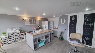 Casa de vanzare moderna cu costuri reduse, panouri solare si spatiu comercial inclus - foto 25
