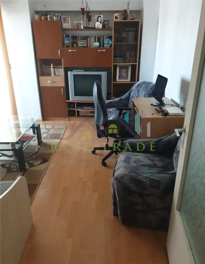 Apartament 3 camere decomandat zona Judetean - foto 1
