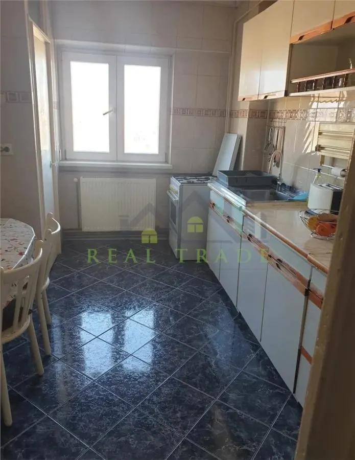 Apartament 3 camere decomandat zona Judetean - foto 5