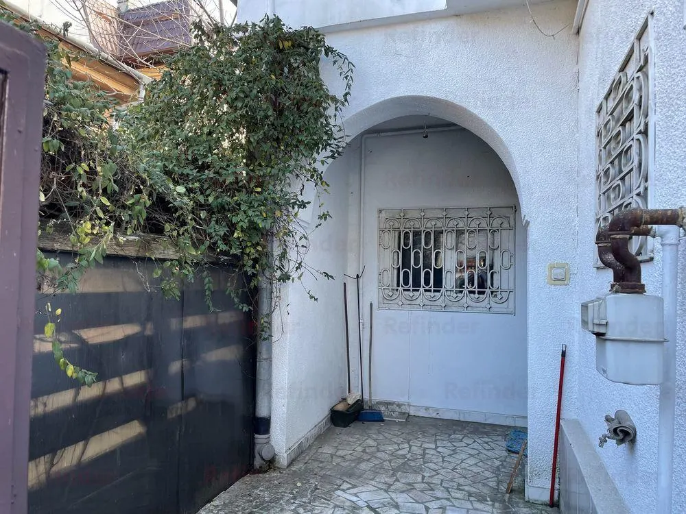 Casa de vanzare 6 camere in zona Popa Nan - Matei Basarab - foto 3