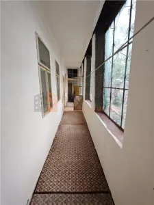 Casa de vanzare si teren 708 mp in zona Victoriei - foto 6