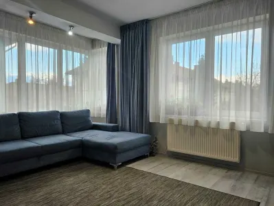 Apartament 3 camere decomandat, cu curte proprie Tractorul - foto 1